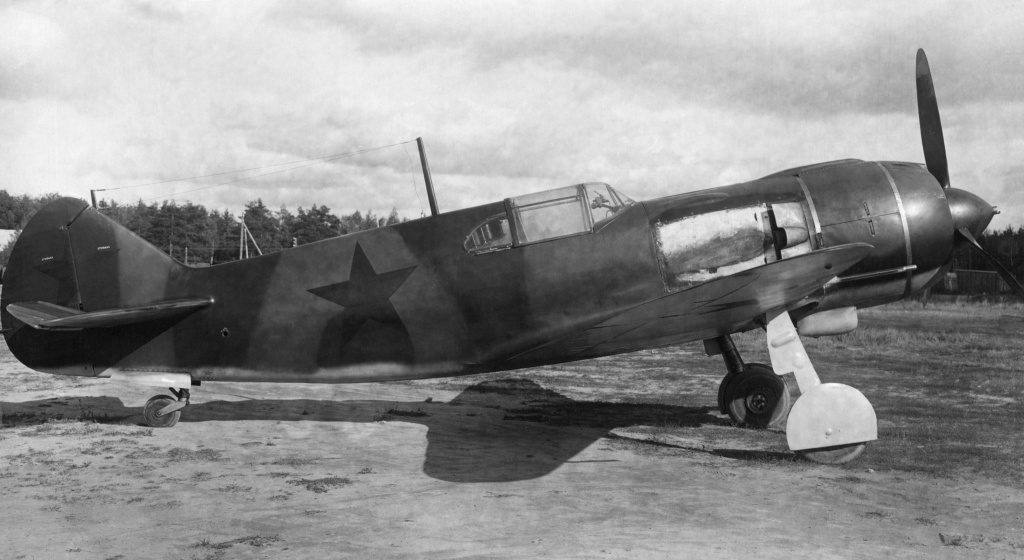 Серийный Ла-5 № 37210444 на испытаниях в НИИ ВВС, сентябрь 1942 г.